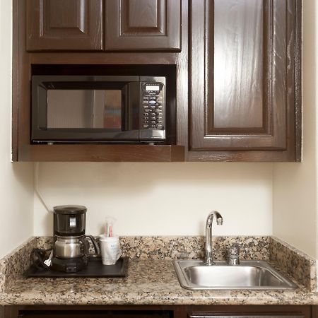 Holiday Inn Express Hotel And Suites Brownsville By Ihg Ngoại thất bức ảnh