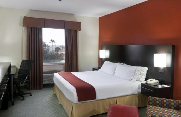 Holiday Inn Express Hotel And Suites Brownsville By Ihg Ngoại thất bức ảnh