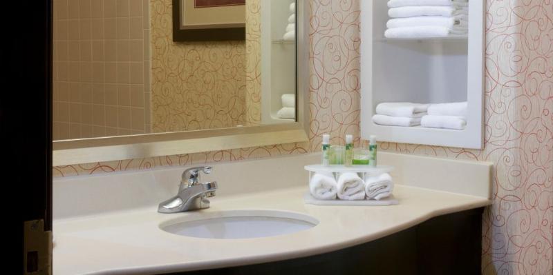 Holiday Inn Express Hotel And Suites Brownsville By Ihg Ngoại thất bức ảnh