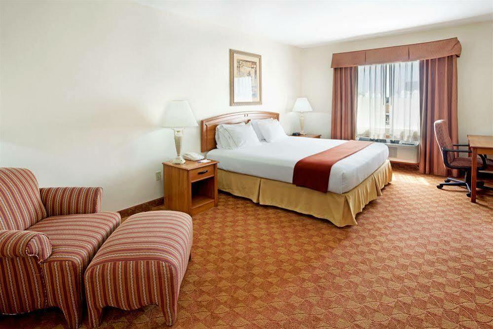 Holiday Inn Express Hotel And Suites Brownsville By Ihg Ngoại thất bức ảnh