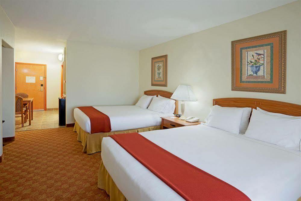 Holiday Inn Express Hotel And Suites Brownsville By Ihg Ngoại thất bức ảnh